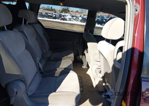 2007 Toyota Sienna Le z USA, uszkodzony, nr VIN 5TDZK23C17S097493